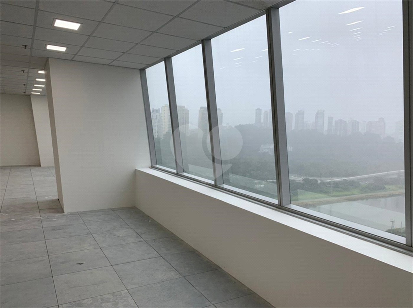 Sala à venda em Várzea de Baixo, São Paulo, SP