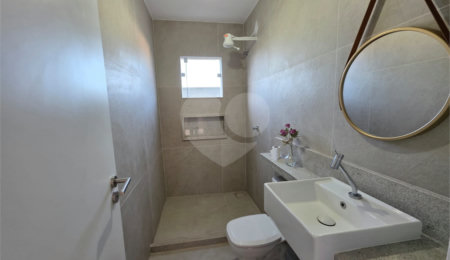Casa em condomínio à venda com 3 quartos, sendo 1 suíte,  em Ogiva, Cabo Frio, RJ