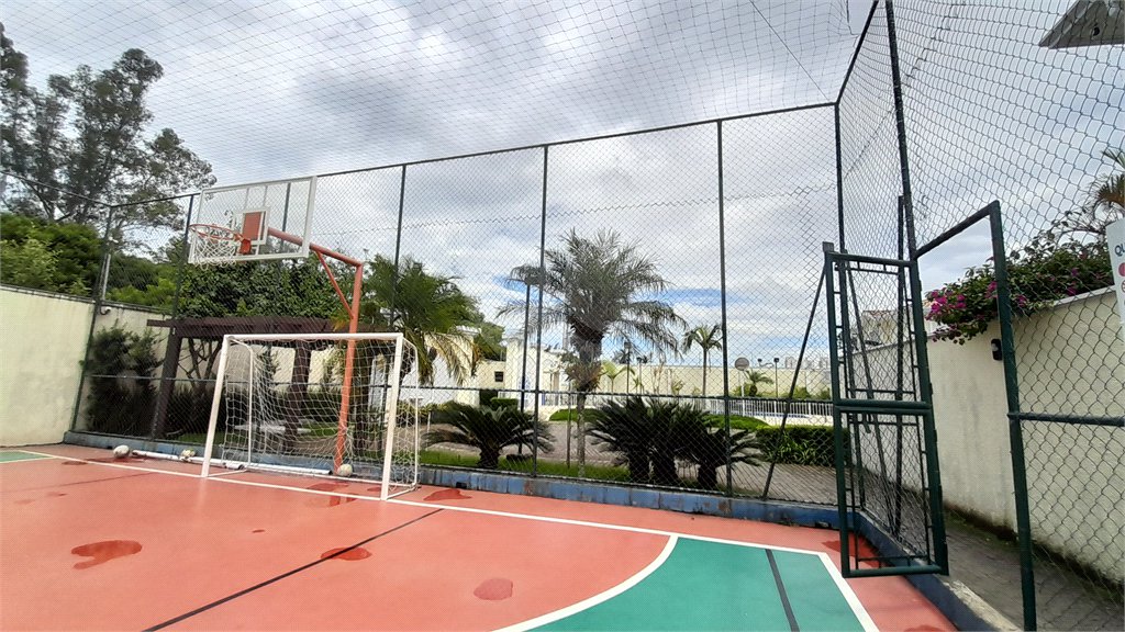 Casa à venda com 3 quartos, sendo 1 suíte, no condomínio Residencial Jardins, São Bernardo do Campo - SP