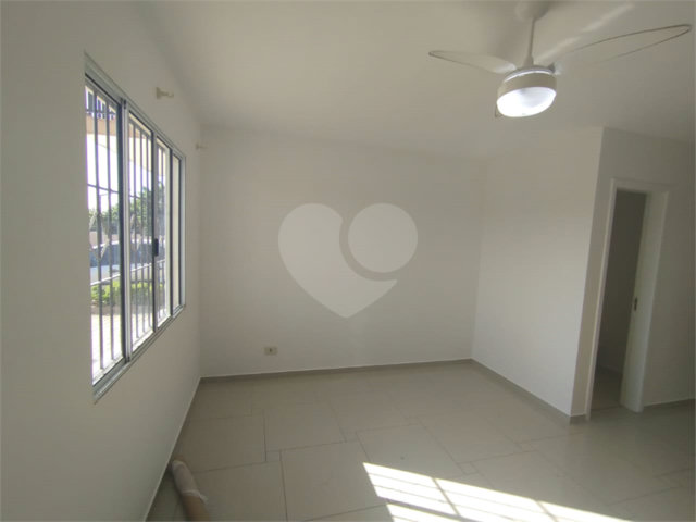 Casa à venda com 2 quartos no condomínio Vila Ajoá, Caieiras - SP