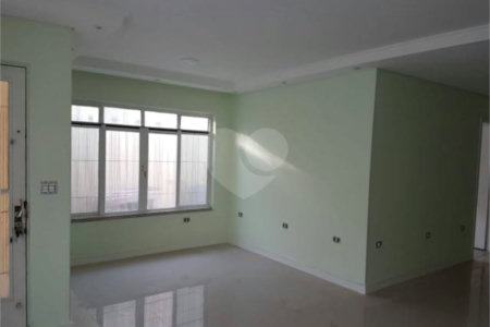 Casa à venda com 4 quartos, sendo 3 suítes, em Vila Brasilina, São Paulo, SP