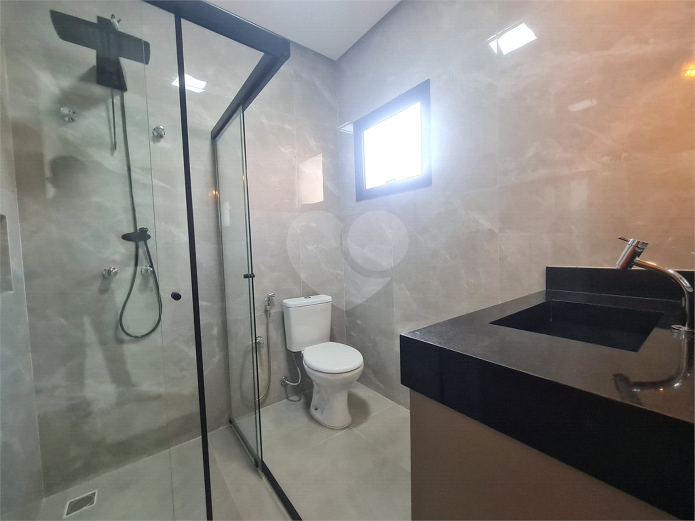 Casa à venda com 3 quartos, sendo 1 suíte,  no condomínio Reserva Ipanema I, Sorocaba - SP
