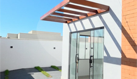 Casa à venda com 3 quartos, sendo 2 suítes, em Guriri, Cabo Frio, RJ
