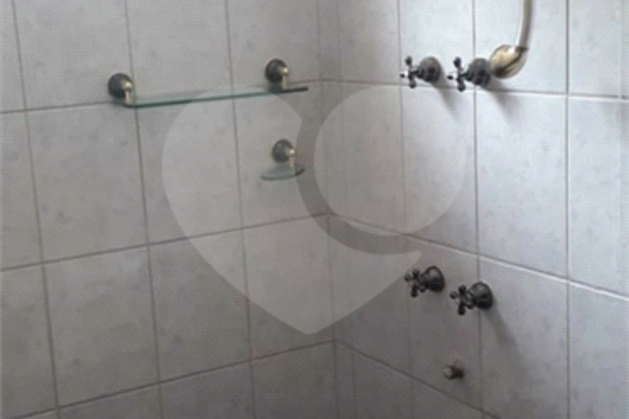 Casa à venda com 4 quartos, sendo 2 suítes, no condomínio Gleba II, Mairiporã - SP