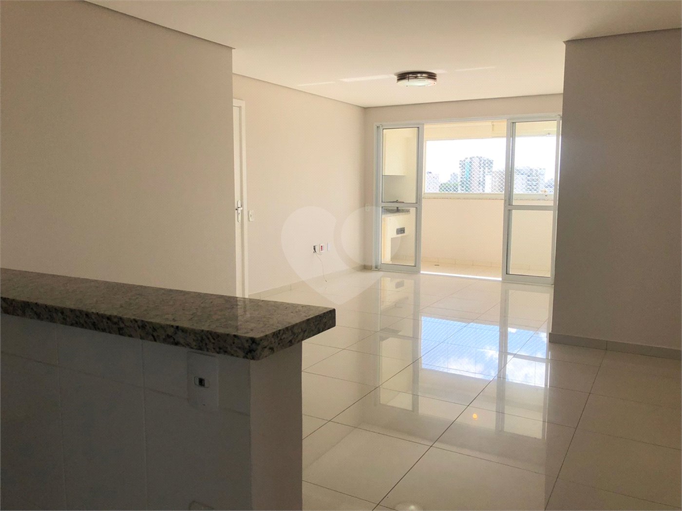 Apartamento à venda com 4 quartos, sendo 2 suítes,  em Jardim Armênia, Mogi das Cruzes, SP