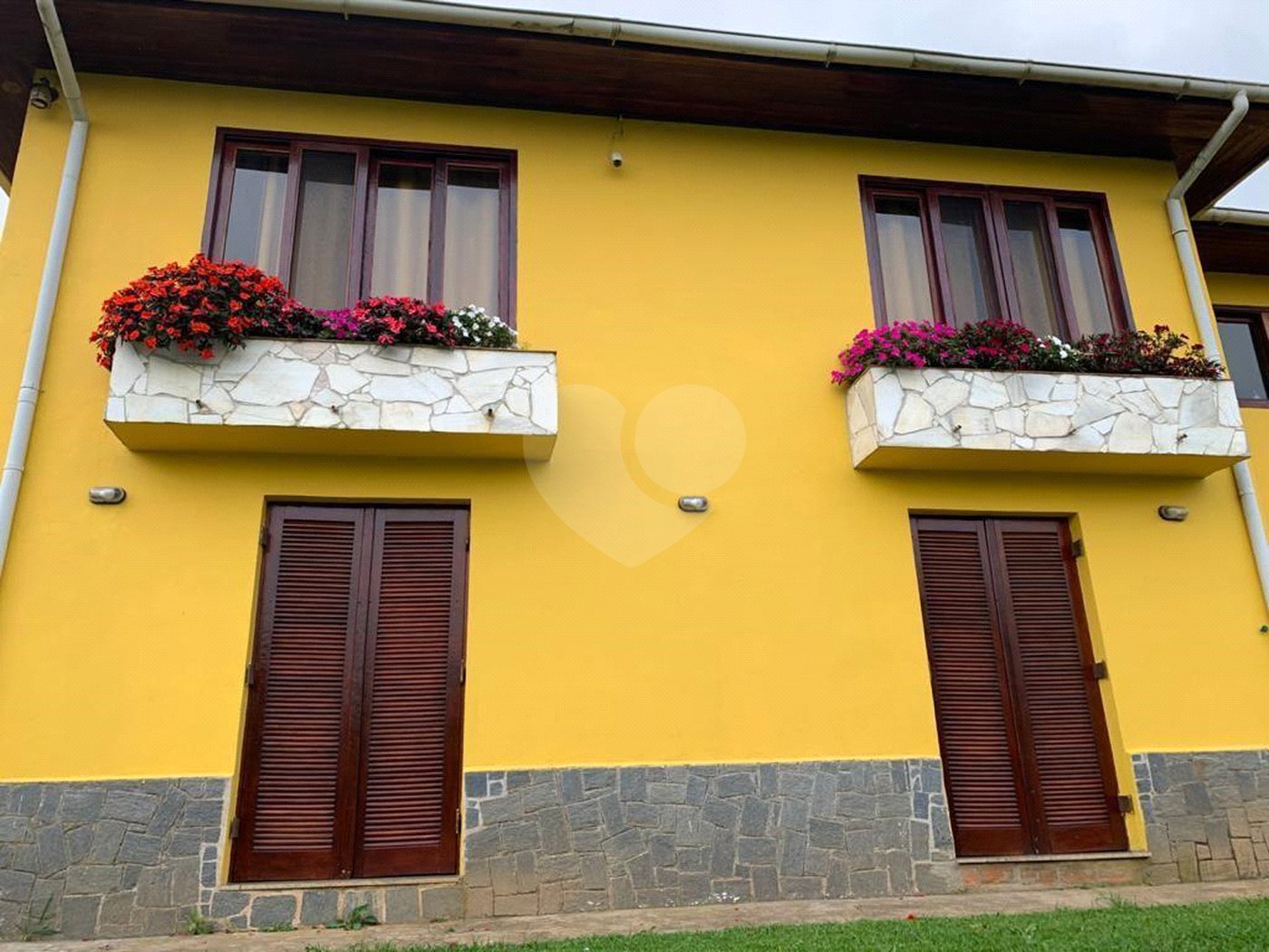 Chácara à venda com 4 quartos, sendo 2 suítes,  em Ibiúna, Ibiúna, SP