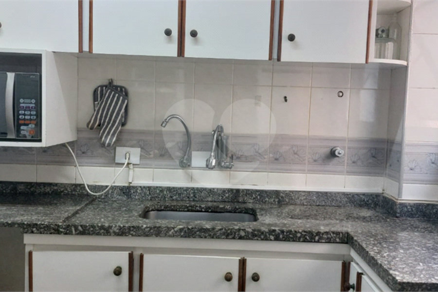 Apartamento à venda com 3 quartos, sendo 1 suíte, em Pitangueiras, Guarujá, SP