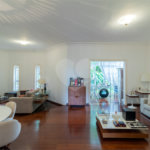 Casa à venda com 4 quartos, sendo 2 suítes,  no condomínio Vila das Flores, São Paulo - SP