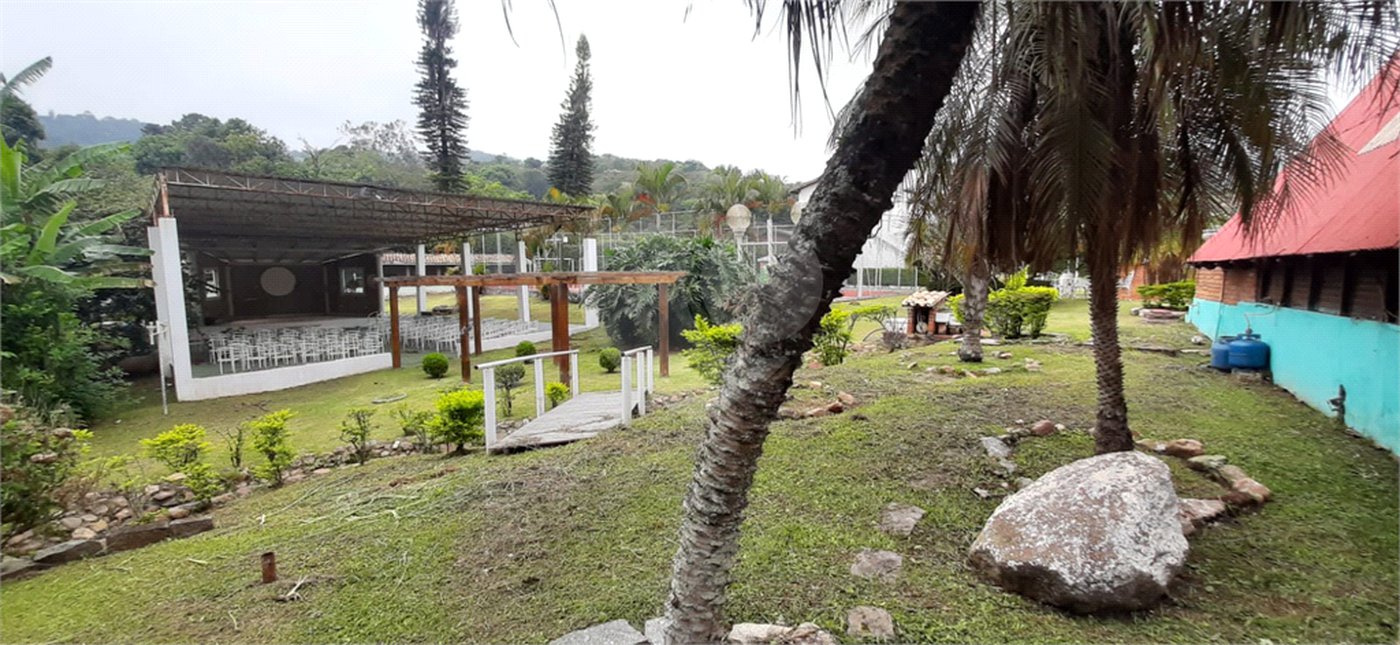 Casa Térrea à venda com 5 quartos, sendo 3 suítes, em Serra da Cantareira, Mairiporã, SP