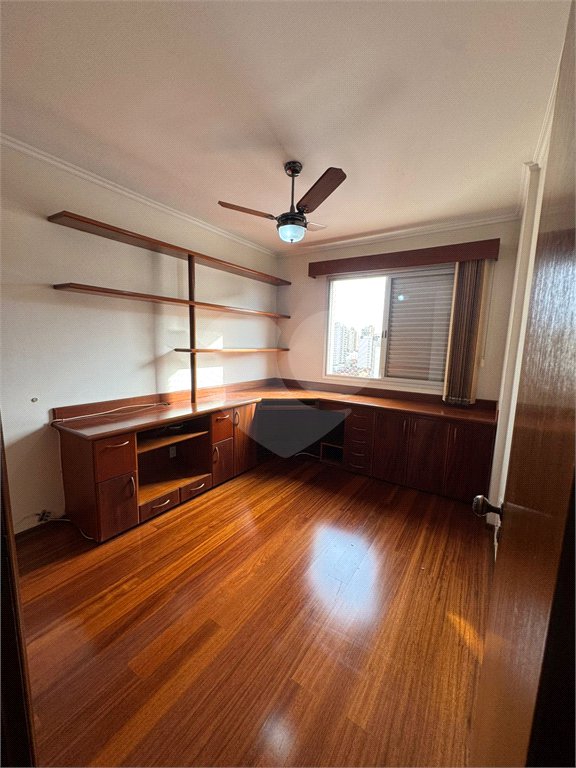 Casa à venda com 3 quartos, sendo 1 suíte,  no condomínio Edifício Crescencia Carolo Balbo, Ribeirão Preto - SP