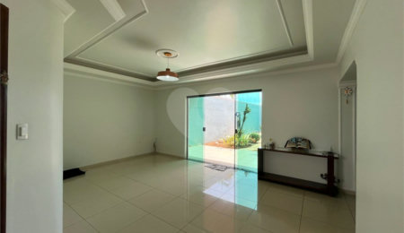 Casa à venda com 3 quartos em Jardim Alvorada, Itapetininga, SP