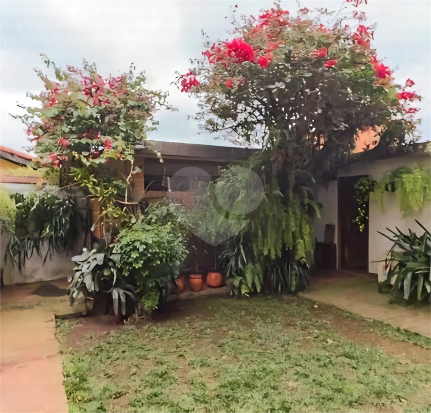 Sobrado à venda com 3 quartos, sendo 1 suíte,  em Vila Universitária, São Paulo, SP
