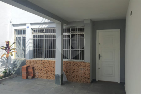 Sobrado à venda com 3 quartos em Vila Nilo, São Paulo, SP