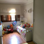 Sobrado à venda com 6 quartos, sendo 2 suítes, em Real Parque, São Paulo, SP