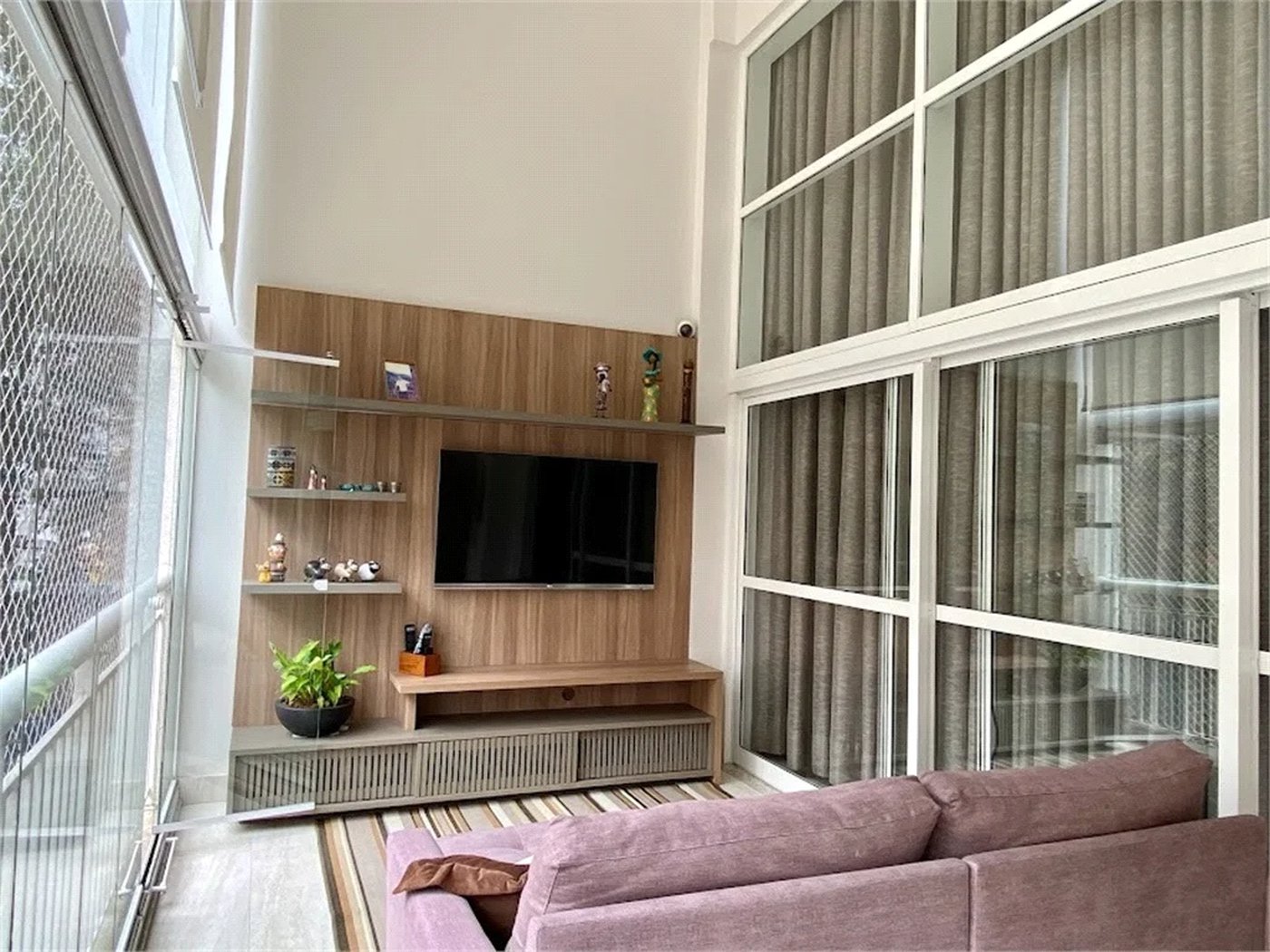 Apartamento à venda com 3 suítes em Vila Suzana, São Paulo, SP