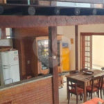 Casa à venda com 3 quartos, sendo 1 suíte, no condomínio Terras de São Francisco, Vinhedo - SP