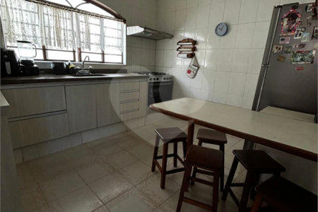 Sobrado à venda com 4 quartos, sendo 2 suítes,  em Parque Nova Suíça, Valinhos, SP