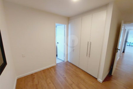 Apartamento à venda com 4 quartos, sendo 2 suítes,  em Alto da Lapa, São Paulo, SP