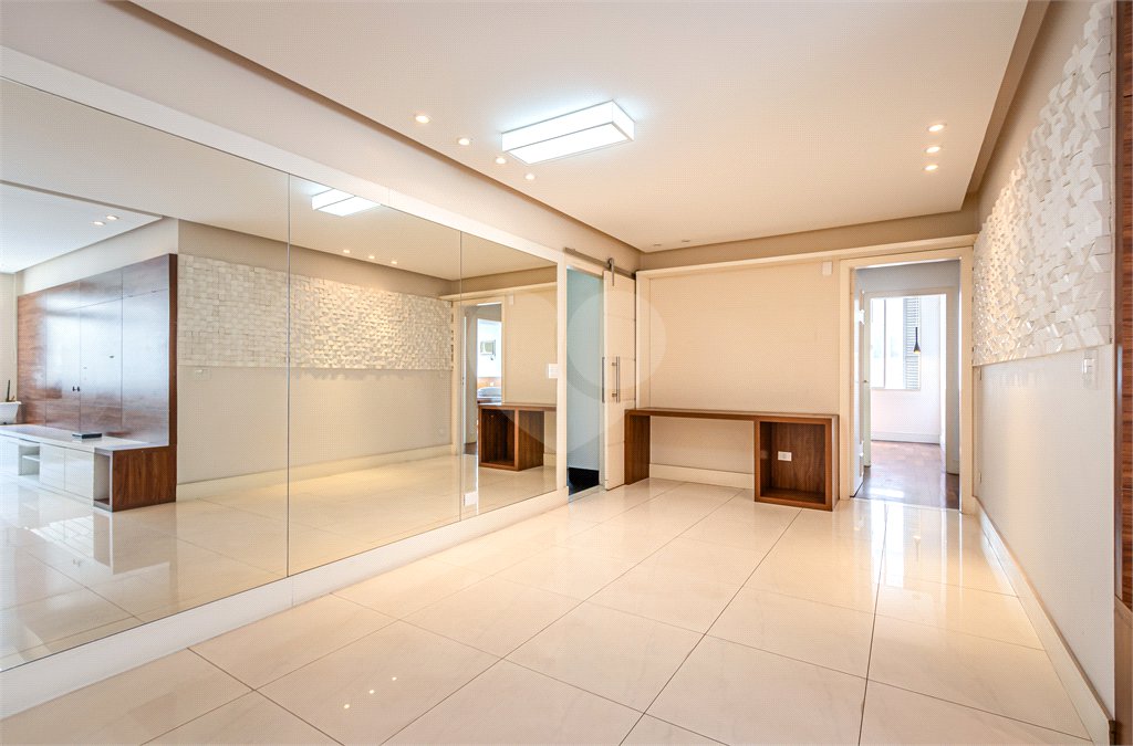 Apartamento à venda com 3 quartos, sendo 1 suíte, em Itaim Bibi, São Paulo, SP