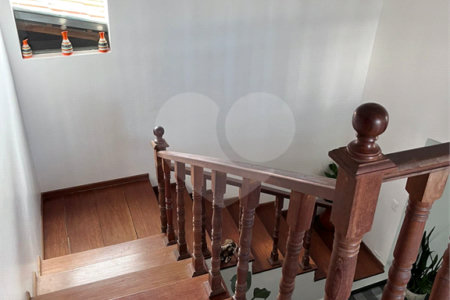 Sobrado à venda com 5 quartos, sendo 2 suítes,  em Jardim da Granja, São José dos Campos, SP