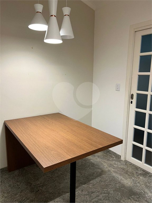 Casa à venda com 2 suítes no condomínio Recanto dos Ipes, Atibaia - SP
