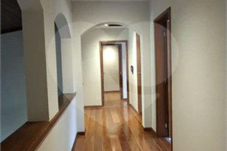Casa à venda com 4 quartos, sendo 2 suítes,  em Jardim Marajoara, São Paulo, SP