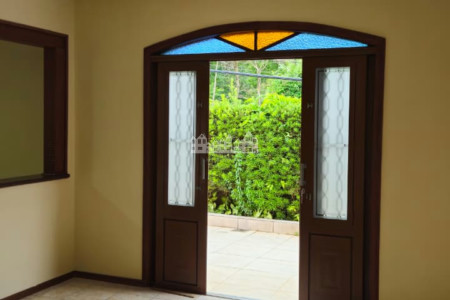 Casa Térrea com Vista para a Pedra Grande, em Nova Gardênia, Atibaia - SP