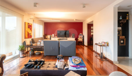Apartamento à venda com 4 quartos, sendo 2 suítes,  em Alto de Pinheiros, São Paulo, SP