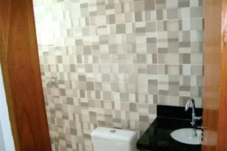 Sobrado à venda com 3 quartos, sendo 1 suíte, em Vila Mazzei, São Paulo, SP