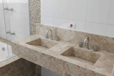 Casa para alugar com 3 quartos, sendo 1 suíte, no condomínio Reserva da Mata, Vinhedo - SP
