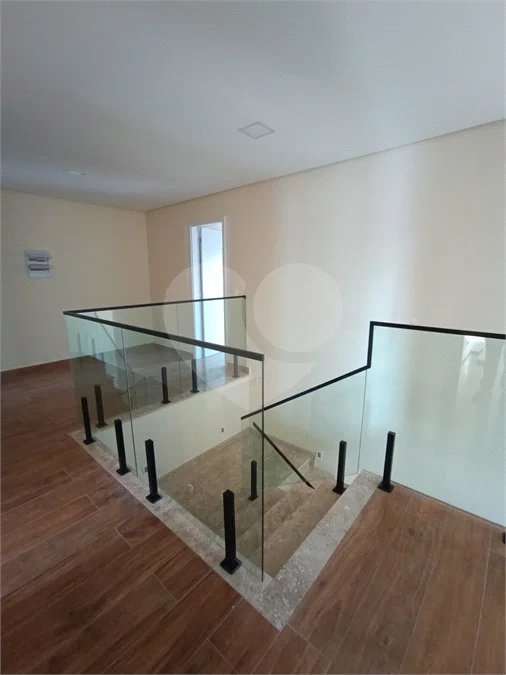 Casa com 3 suítes, piscina e área gourmet em terreno de 360m²