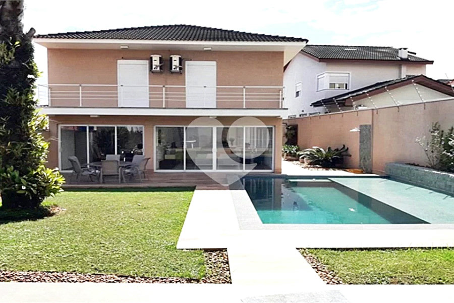 Casa à venda com 4 quartos, sendo 3 suítes, em Santana, São Paulo, SP