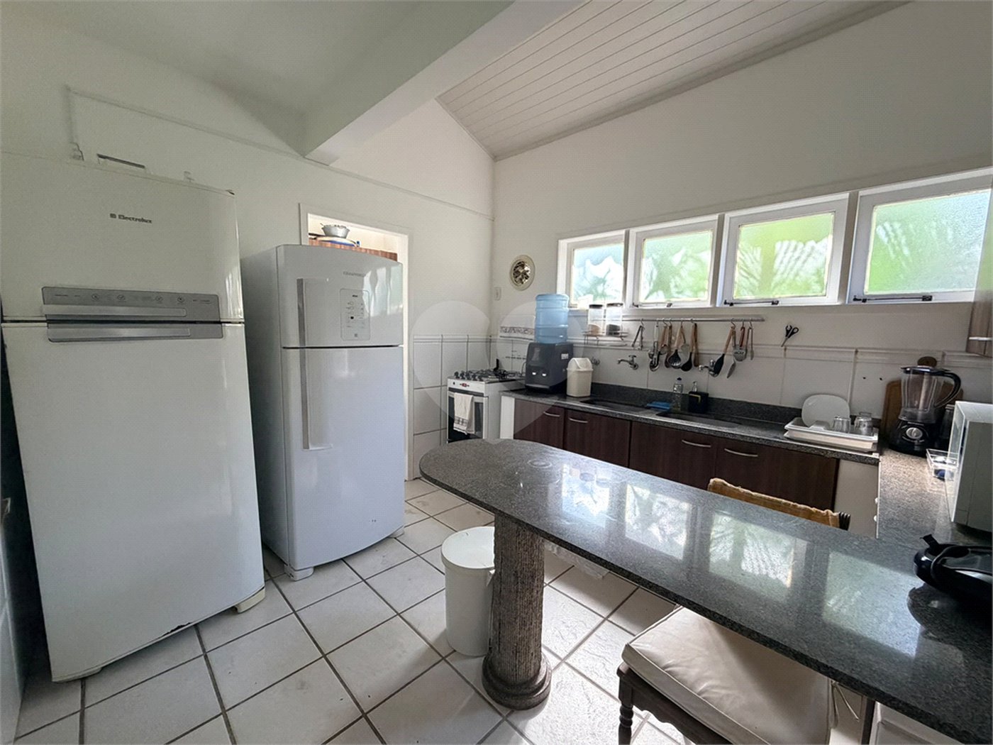 Casa em condomínio à venda com 4 quartos, sendo 3 suítes, em Manguinhos, Armação dos Búzios, RJ
