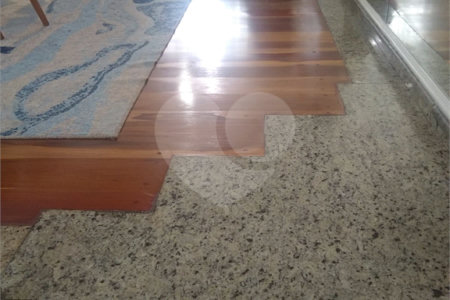 Sobrado à venda com 3 quartos, sendo 1 suíte,  em Vila do Castelo, São Paulo, SP