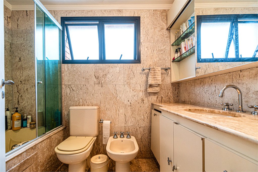 Apartamento à venda com 4 quartos, sendo 3 suítes,  em Perdizes, São Paulo, SP