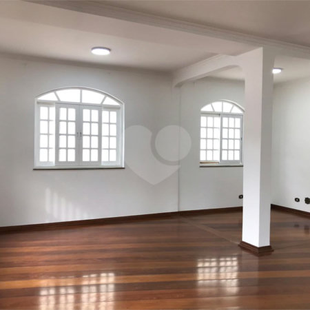 Sobrado à venda com 4 quartos, sendo 3 suítes, em Alto da Boa Vista, São Paulo, SP