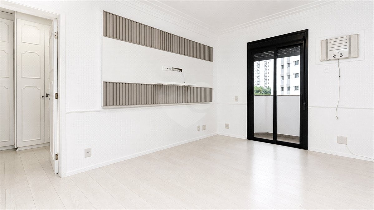 Apartamento à venda com 4 quartos, sendo 2 suítes,  em Brooklin Paulista, São Paulo, SP