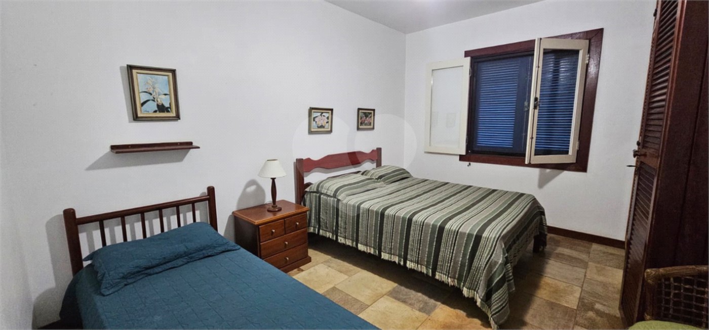 Casa em condomínio à venda ou para alugar com 3 quartos, sendo 2 suítes,  em Praia Rasa, Armação dos Búzios, RJ