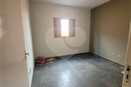 Casa à venda com 3 quartos, sendo 1 suíte, em Vila Vitório Mazzei, São Paulo, SP