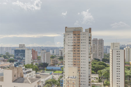 Apartamento à venda com 3 quartos, sendo 1 suíte, em Alto da Boa Vista, São Paulo, SP