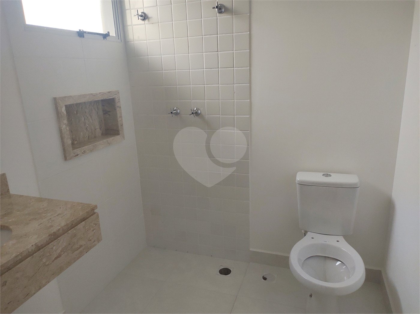 Casa Térrea à venda com 3 suítes em Jardim do Lago, Atibaia, SP