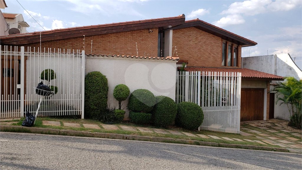 Casa de Vila à venda com 3 quartos, sendo 2 suítes, em Jardim Emília, Sorocaba, SP