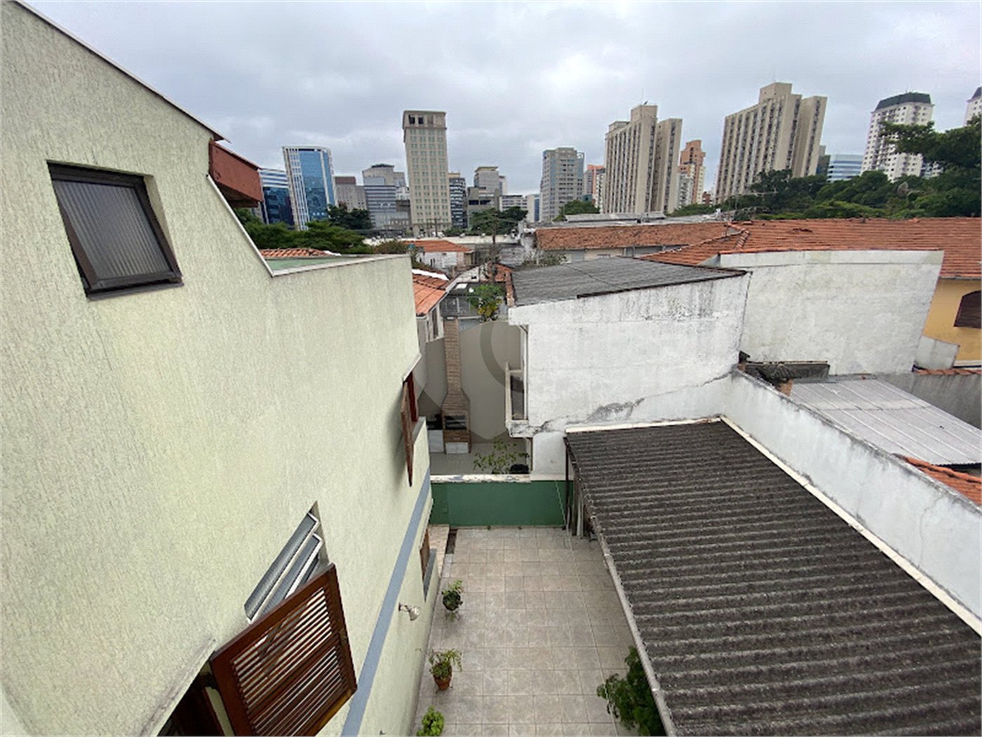Sobrado à venda com 7 quartos, sendo 2 suítes, em Brooklin Paulista, São Paulo, SP