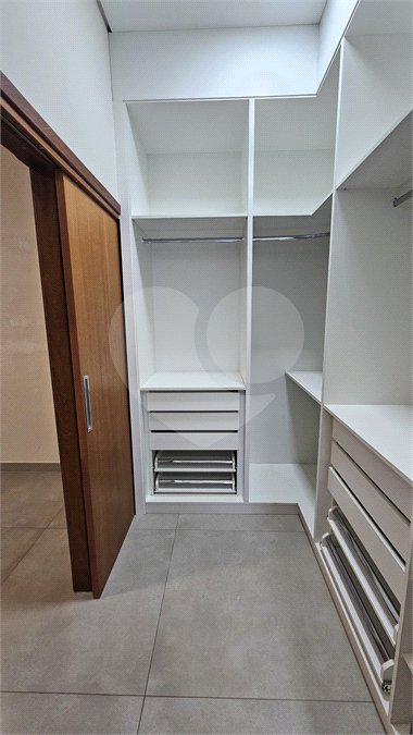 Casa para alugar com 3 suítes no condomínio Dona Lucila, Indaiatuba - SP