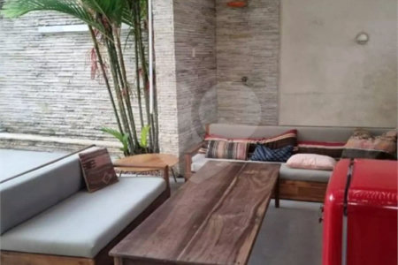 Casa à venda com 3 suítes no condomínio Solares Vila Europa, São Paulo - SP