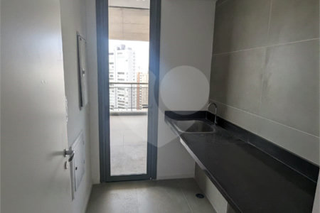 Apartamento à venda com 3 quartos, sendo 2 suítes, em Jardim das Acácias, São Paulo, SP