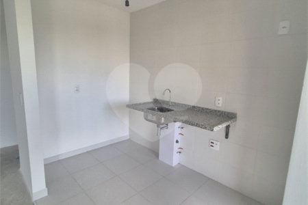 Apartamento à venda com 3 quartos, sendo 1 suíte, em Vila Anastácio, São Paulo, SP