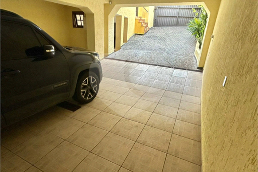 Sobrado à venda com 3 quartos, sendo 1 suíte, em Parada Inglesa, São Paulo, SP