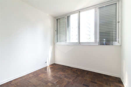 Apartamento à venda com 3 quartos, sendo 1 suíte, em Cerqueira César, São Paulo, SP