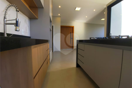 Casa à venda com 3 suítes no condomínio Terras de São Francisco, Sorocaba - SP